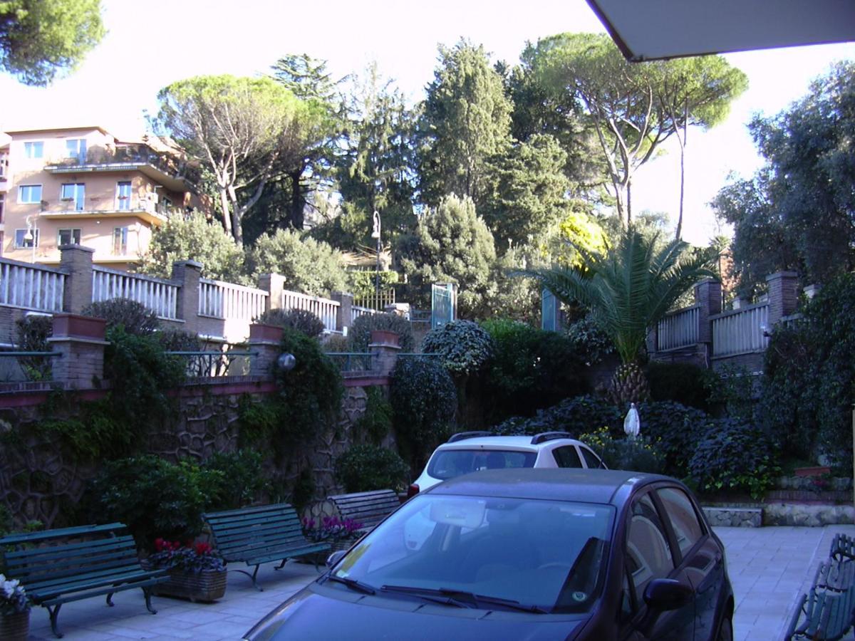 Casa per Ferie Suore Domenicane Roma Esterno foto